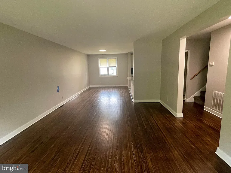209 Maine Ave — Photo 11