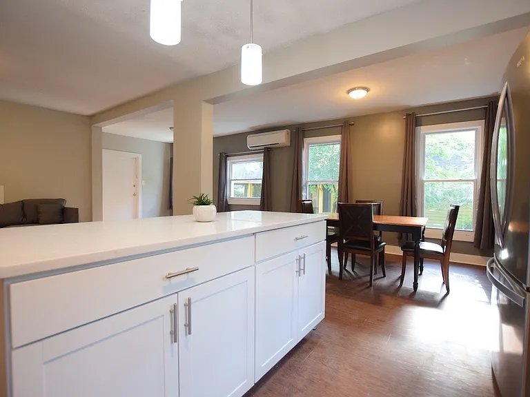 1002 N Aurora St — Photo 122