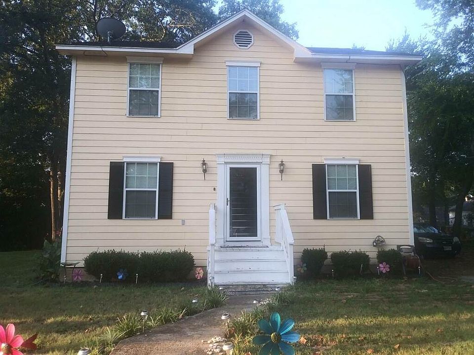 1st image of 904 E Crockett St