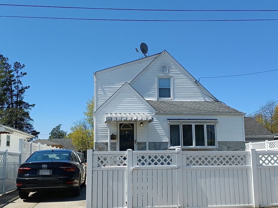 1st image of 221 Fairview Blvd
