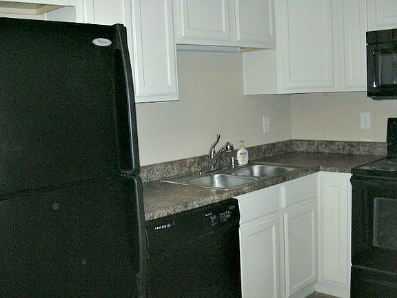 4th image of 5155 N Arlington Ave