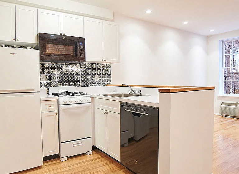 311 E 81st St #2RE — Photo 3