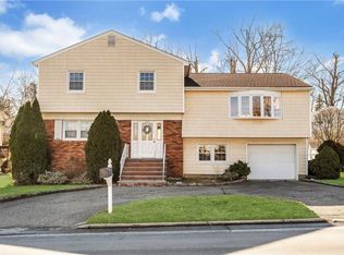934 Hartsdale Rd, White Plains, NY 10607