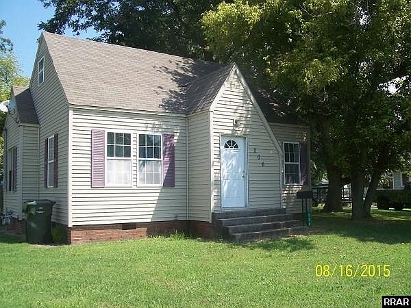 1st image of 206 Poplar St