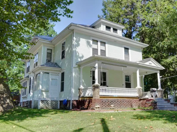 340 S Randolph St, Macomb, IL 61455