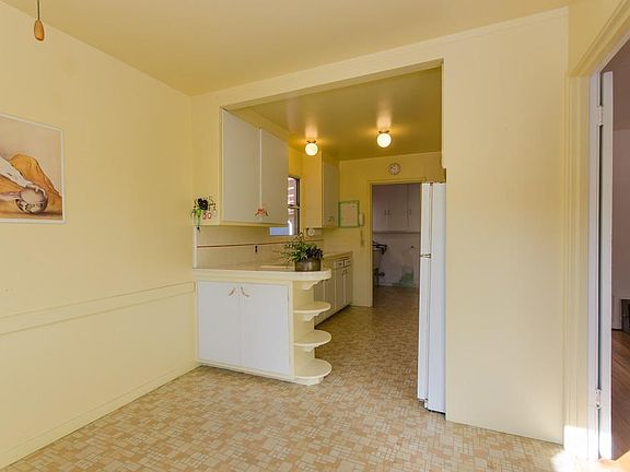4th image of 1180 Cloud Ave
