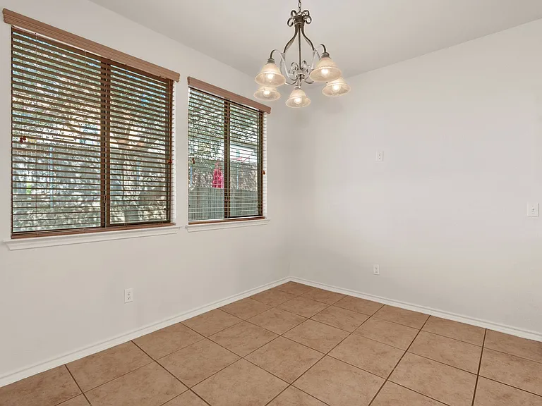4219 Woodbridge Way — Photo 12