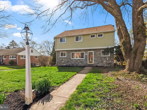 188 Hillcrest Rd, New Holland, PA 17557