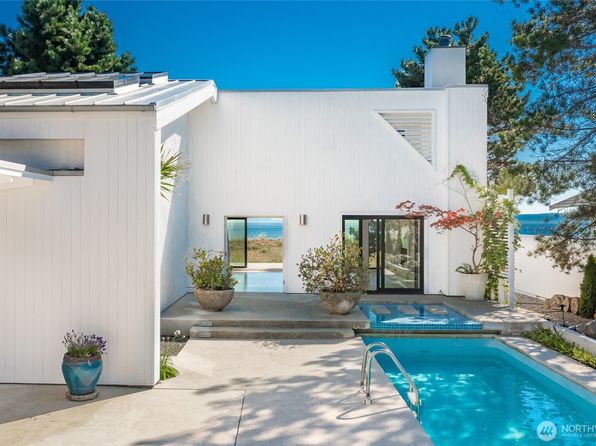 1613 Edwards Drive, Point Roberts, WA 98281