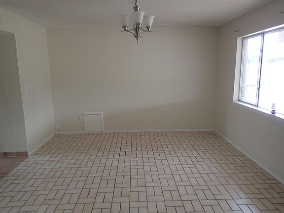 4th image of 2505 Penwood Dr