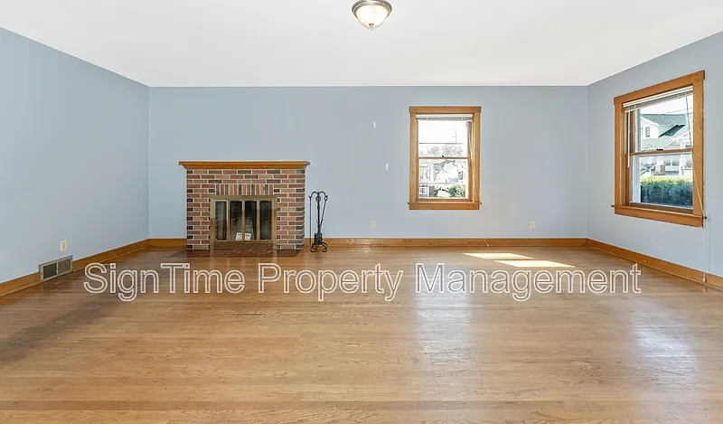 6 bed, 2.0 bath, 1800 sqft, $2,400 — Photo 3