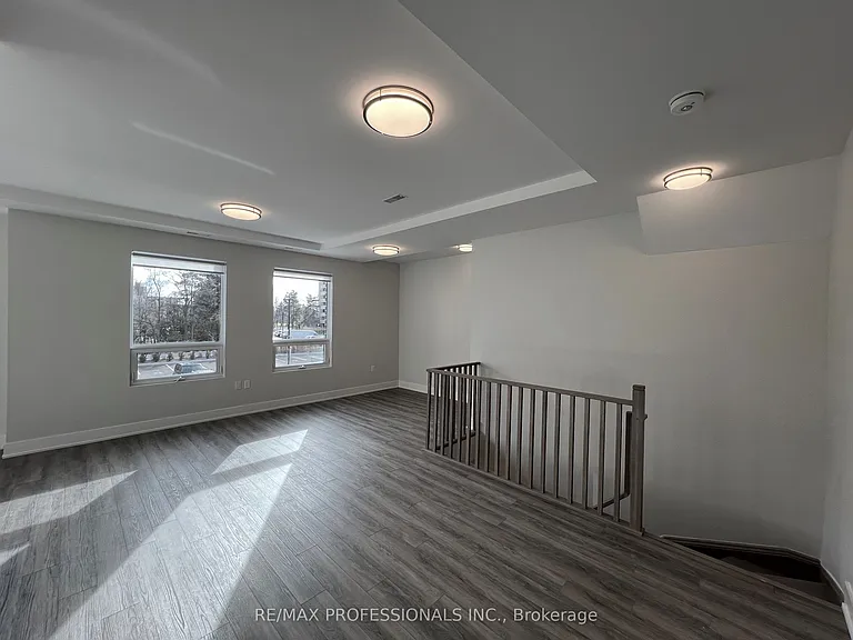 62 Dixfield Dr #123 — Photo 5