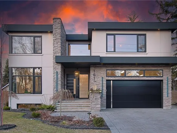 1617 Trotwood Ave, Mississauga, ON L5G 3Z8