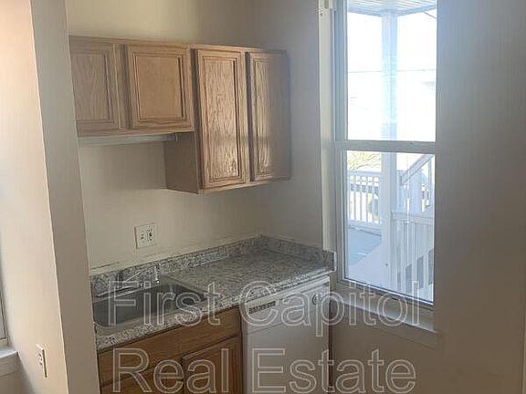 3rd image of 711 N George St Floor 1