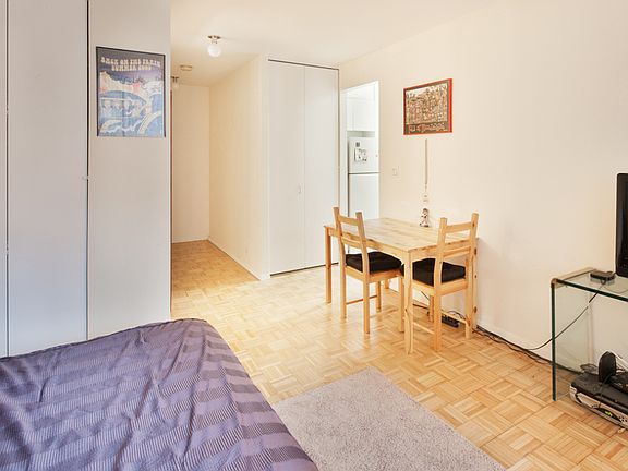 3rd image of 235 E 40th St APT 16I