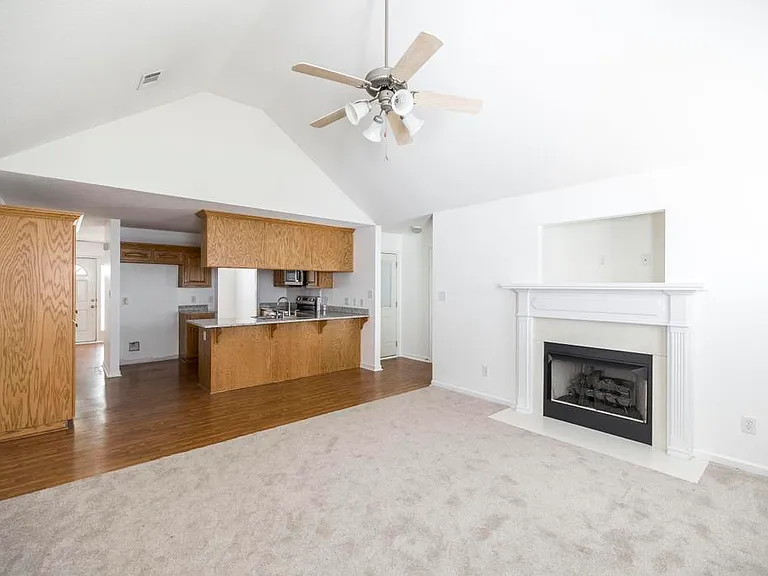 205 Wembley Dr — Photo 12