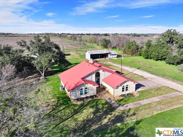 2081 Fm 935, Lott, TX 76656