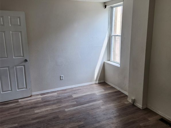 des-moines-iowa-251547434 picture