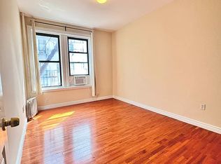 2304 29th Ave APT 2R, Astoria, NY 11102