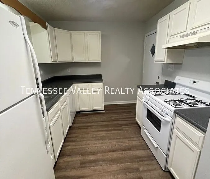 1513 Spelling Way — Photo 17