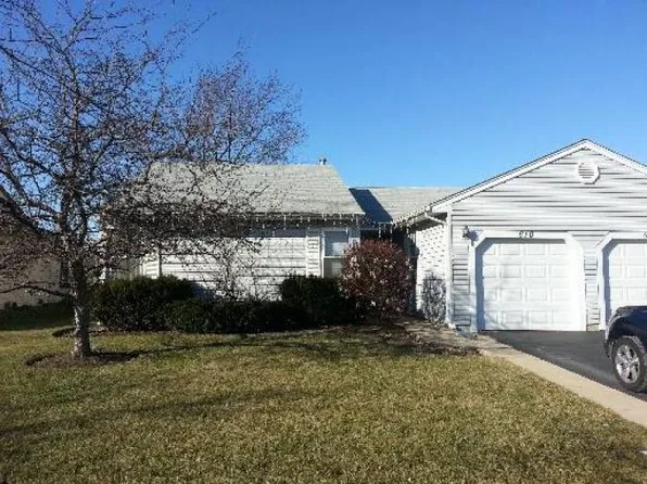 610 Lyon Ct, Buffalo Grove, IL 60089