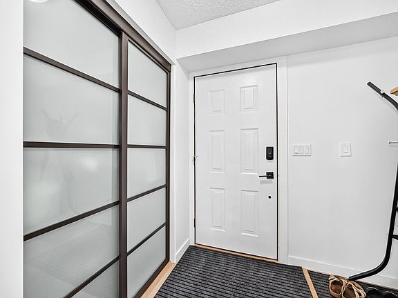 3rd image of 74 Lacombe Point E