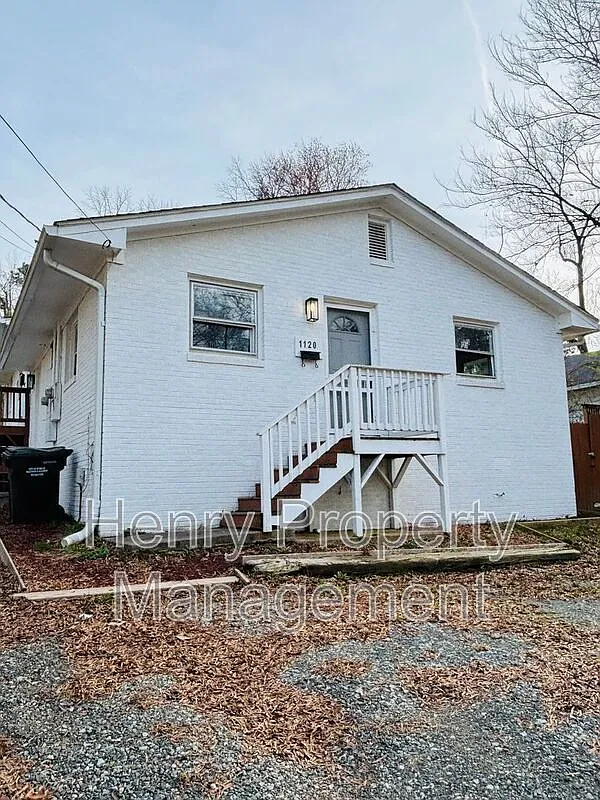 2 bed, 1.0 bath, 756 sqft, $1,495 — Photo 1