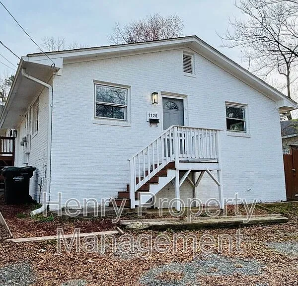 1120 Drew St — Photo 1