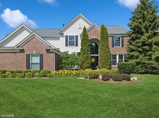 610 Woods Creek Ln, Algonquin, IL 60102