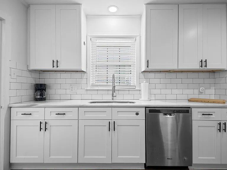 1801 N Polk St — Photo 7