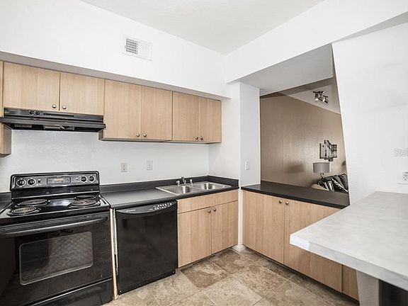 5th image of 2411 W Horatio St Unit 536