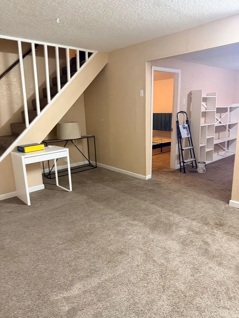 Large Home For Rent — Photo 1