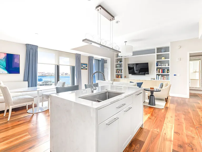 300 Pier 4 Blvd #7A — Photo 9