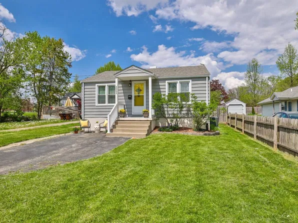 4562 Elizabeth Pl, Cincinnati, OH 45242