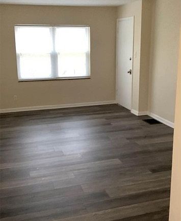 2nd image of 2025 Catalpa Dr