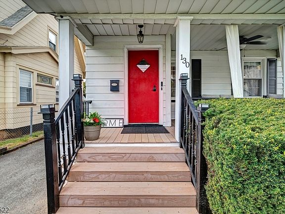 4th image of 130 Parkway Dr W