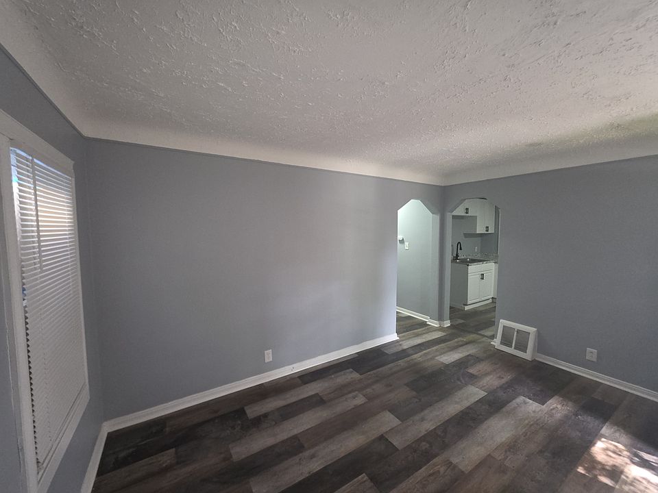 1st image of 20308 Ferguson St