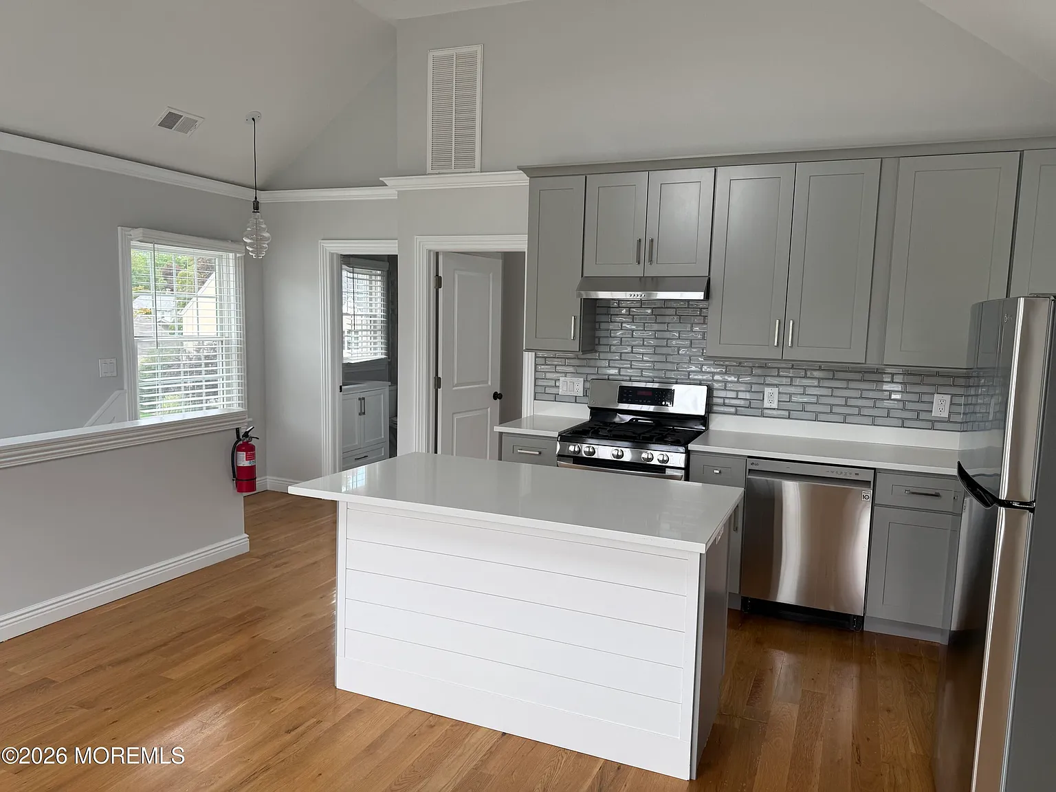 1 bed, 1320 sqft, $2,500 — Photo 4