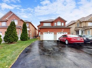 908 Stonebridge Ave, Mississauga, ON L5V 2L5