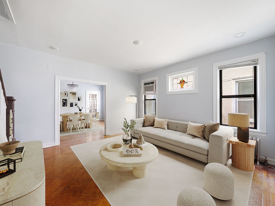 1st image of 89 E 32nd St