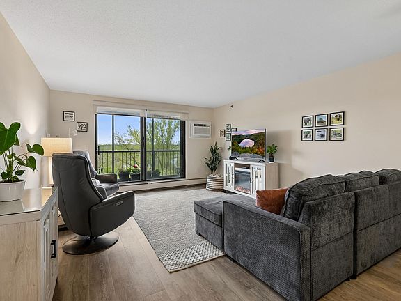 5th image of 6500 Woodlake Dr APT 710