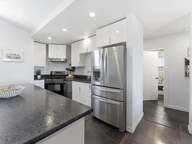 5447 Soledad Rd — Photo 10