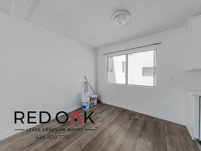 7340 Haskell Ave #104 — Photo 14