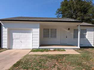 1220 E 31st St S, Wichita, KS 67216