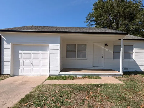 1220 E 31st St S, Wichita, KS 67216