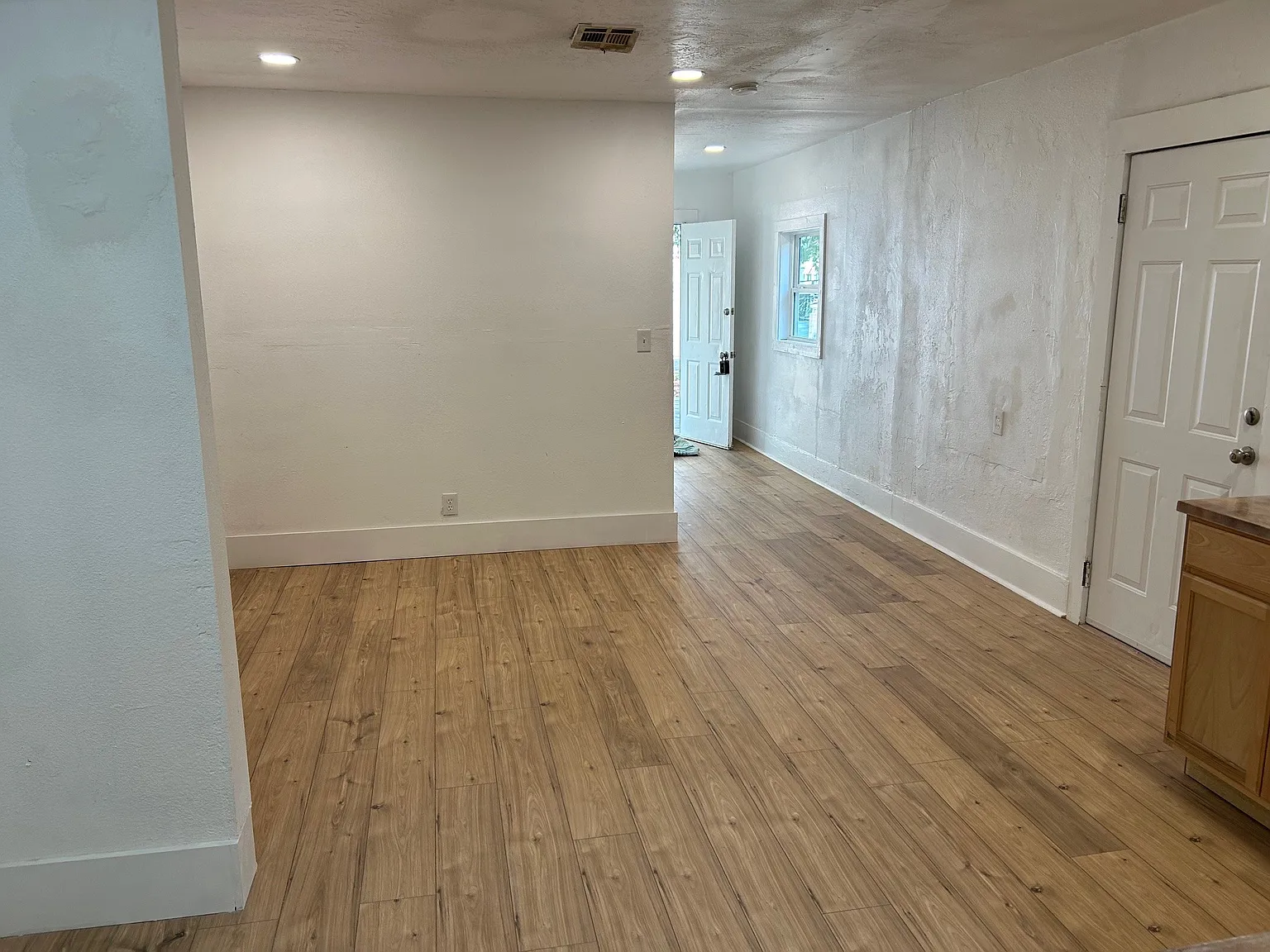 738 W Maple Ave — Photo 4