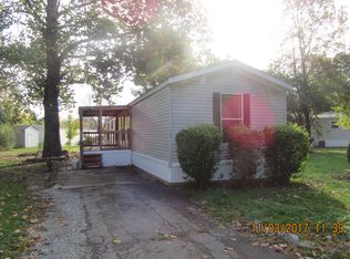 2935 Lamplight Dr, Columbus, IN 47203