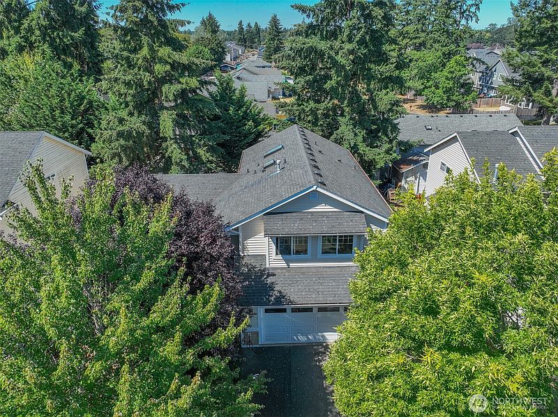 3rd image of 10469 Yelm Terra Street SE