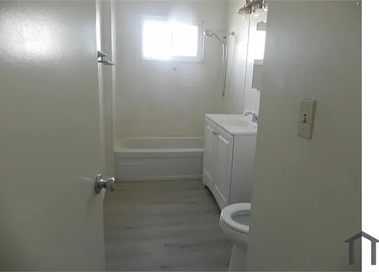 124 E Stanislaus St #202 — Photo 8