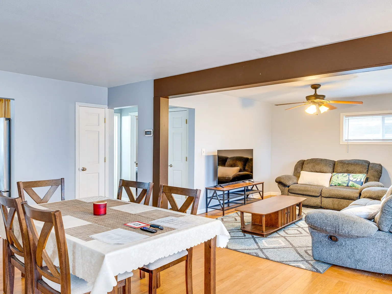 2035 W Birchwood Ave — Photo 4